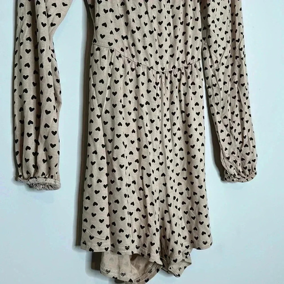 Stone Heart Print Tie Back Long Sleeve Romper - Picture 7 of 12